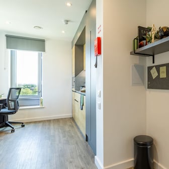 Platinum Skyline Studio - Image 8